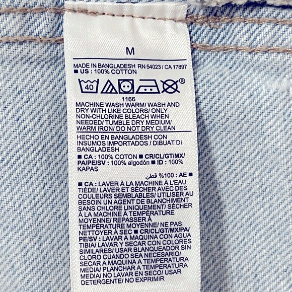 Old Navy Womens Jean Button Down Jacket Size Medium Light Blue in Color - Picture 5 of 5